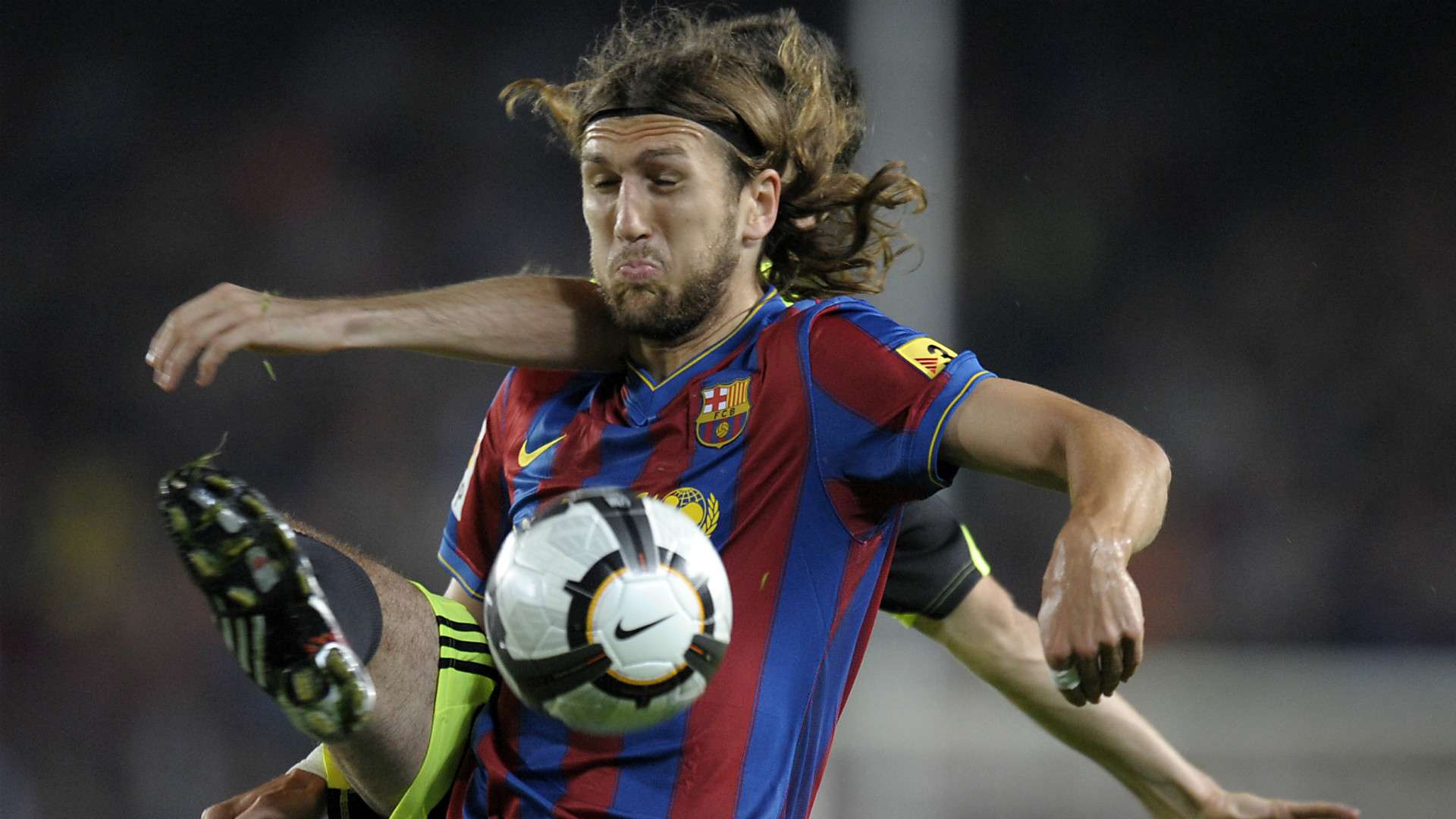 通过与国际 通过与国际